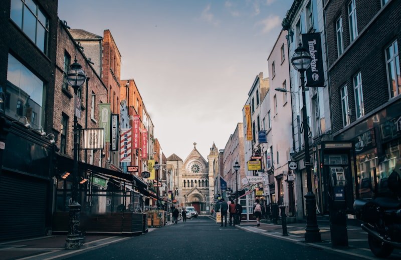 Dublin city street, Ireland — study in Ireland with Vibedu