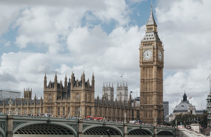 Big Ben and the Houses of Parliament, London — study in United Kingdom with Vibedu